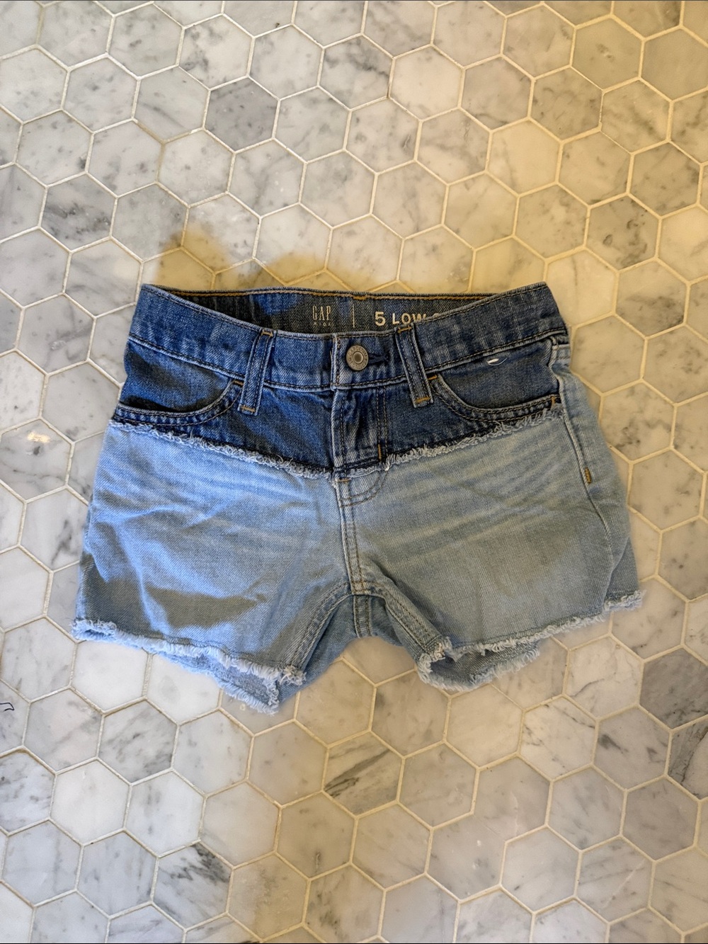 GAP kids size 5 Two-Tone Blue Denim Low-Rise Shorts